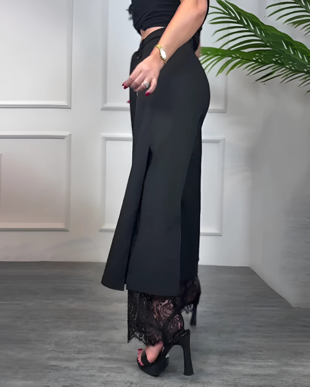 Pantalón de Lino con Bordado Floral Elegante