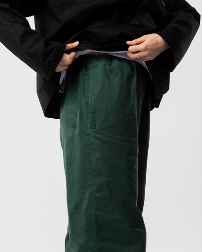 Pantalón Unisex de Corte Relajado Estilo Urbano y Funcionalidad Sostenible